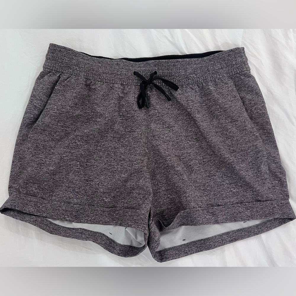 Excellent used condition lululemon women’s shorts